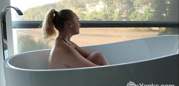  Yanks Cutie Kim Cums Takes A Deliciously Sexy Bath